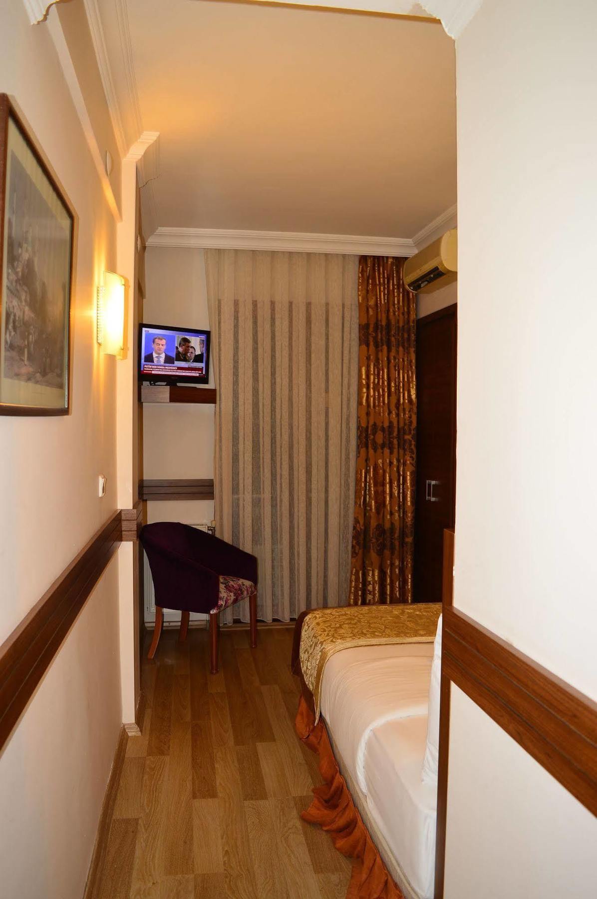Otel Bern 3*